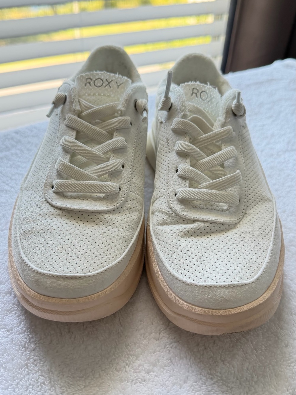Roxy White Textured Lace-Up Platform Sneakers